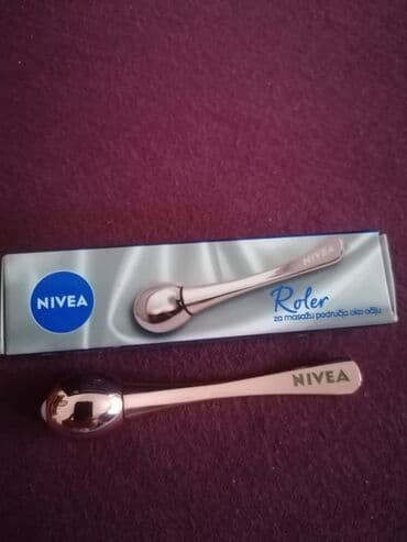Aparati za lifting lica: Nivea roler za masažu područja oko očiju