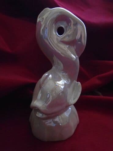 delovi za maketu fice: Zaista prelepa porcelanska figura ribe, visine oko 15 cm. Uz nju na — 1