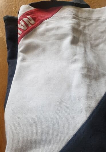 siroke letnje pantalone: Nautica teget bela majica sa crvenim detaljima XL za muškarce. 3 jedva — 4