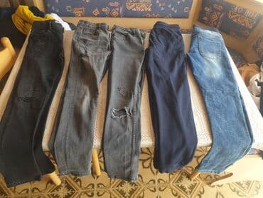 odeca za devojcice: Farmerice skoro nove muske — 1