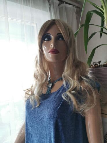 lace front perike: Perike
Cena:3200din — 9
