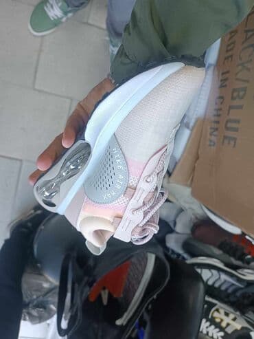 gel za potenciju u dm u: Nike — 10