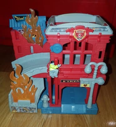 igračke za dvorište: Mattel matchbox hounted castle adventure set. zamak - dvorac .Da — 1