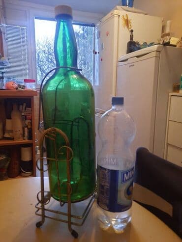 protočne slavine sa grejačem: Velika flasa sa postoljem.
Oko 4,5 l — 15