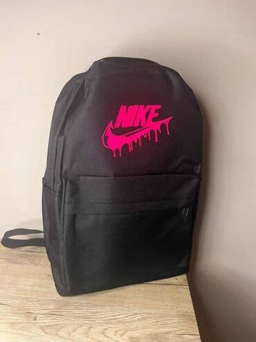 srednji kofer dimenzije: Nike — 8
