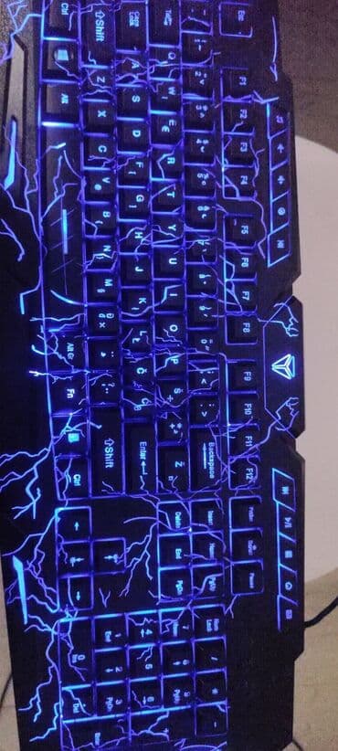 svetleća tastatura: Tastatura yennki sa bojama:crvena,plava i ljubicasta tastatura malo — 2