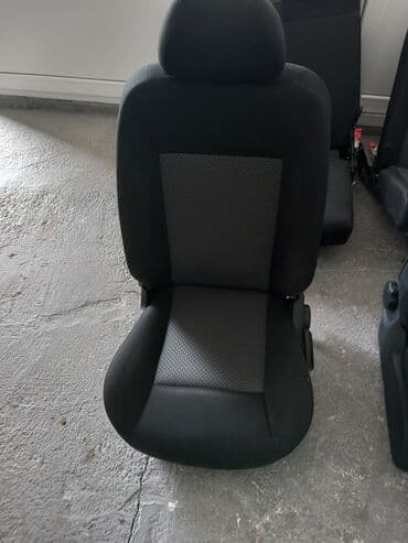 auto delovi univerzal крушевац слике: Sedista za mercedes a klasu — 4