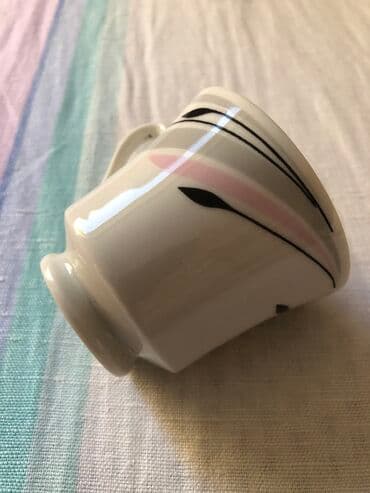 Kompleti posuđa: Od finog starog porcelana dve tacne bez šoljica, jedna šoljica sa — 11