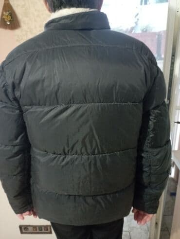 jakne s: Zimska jakna XL (EU 54), Nike, bоја - Crna — 2