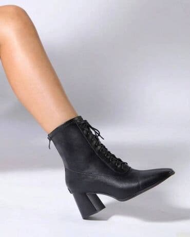 papuce h m: High boots, 36 — 3