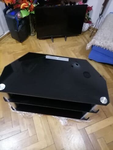 polovan namestaj iz inostranstva u palanci: Polica staklena za TV neoštećena Oko 80 /40 /50 visina Staklo u boji — 20