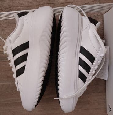adidas zenske patike bele: Adidas, 38, bоја - Bela — 1