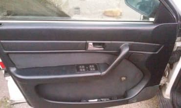 zastava 750 delovi: U dobrom stanju stranac, stoji od 2013, u delovima,, — 6