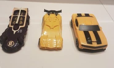 gumeni konjic za decu: Mattel, hasbro, wbel
automobilcic - auto
cena za komad — 2
