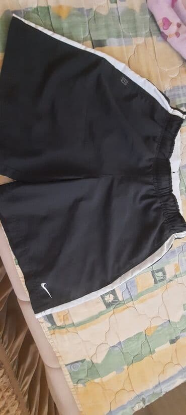 igracke za bebe: Nike, Kratki šorts, 122-128 — 1