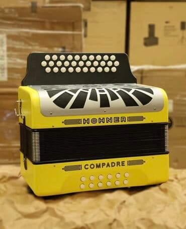 Muzički instrumenti: Hohner Compadre harmonika, dostupna u raznim bojama, uključujući — 5