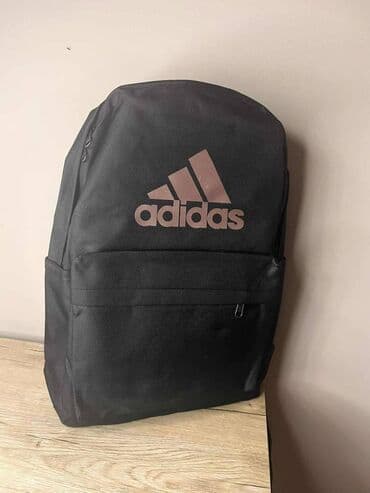 srednji kofer dimenzije: Nike — 12