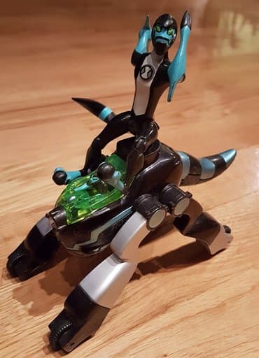 laptop igracka za decu: Original cartoon network ben 10 igracka. Masina - vozilo od action — 1