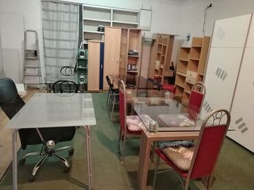 polovan namestaj iz inostranstva u palanci: Stakleni sto sa metalnim nogama i ramom, pogodan za trpezariju ili — 6