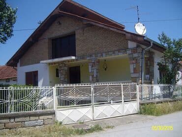 Nekretnine: 104 kv. m, 3 sobe — 1
